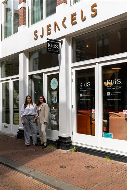 Samen in de Koningsstraat Sjenkels en Kris. skin improvement, HRLM 92